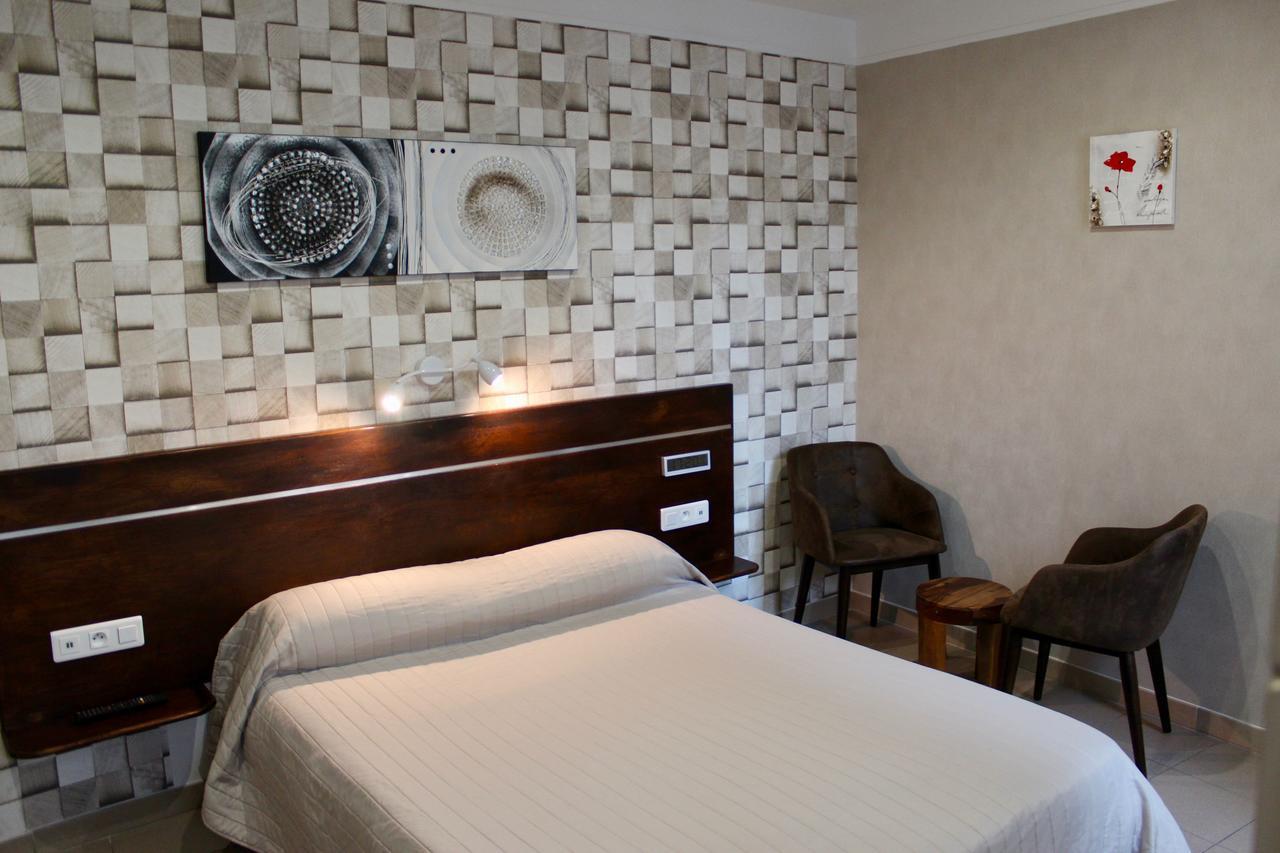 פריז Hotel Des Pyrenees מראה חיצוני תמונה