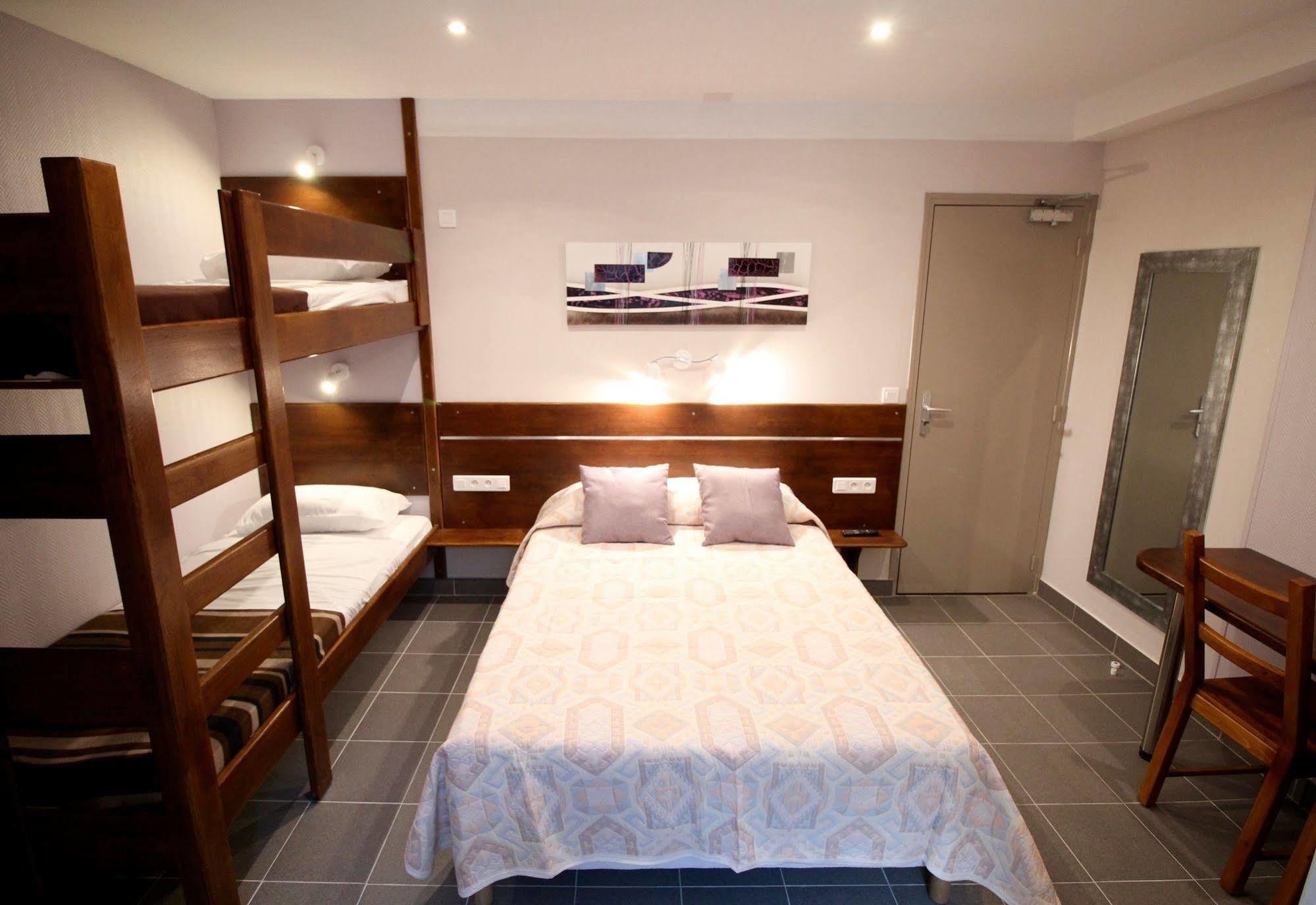 פריז Hotel Des Pyrenees מראה חיצוני תמונה