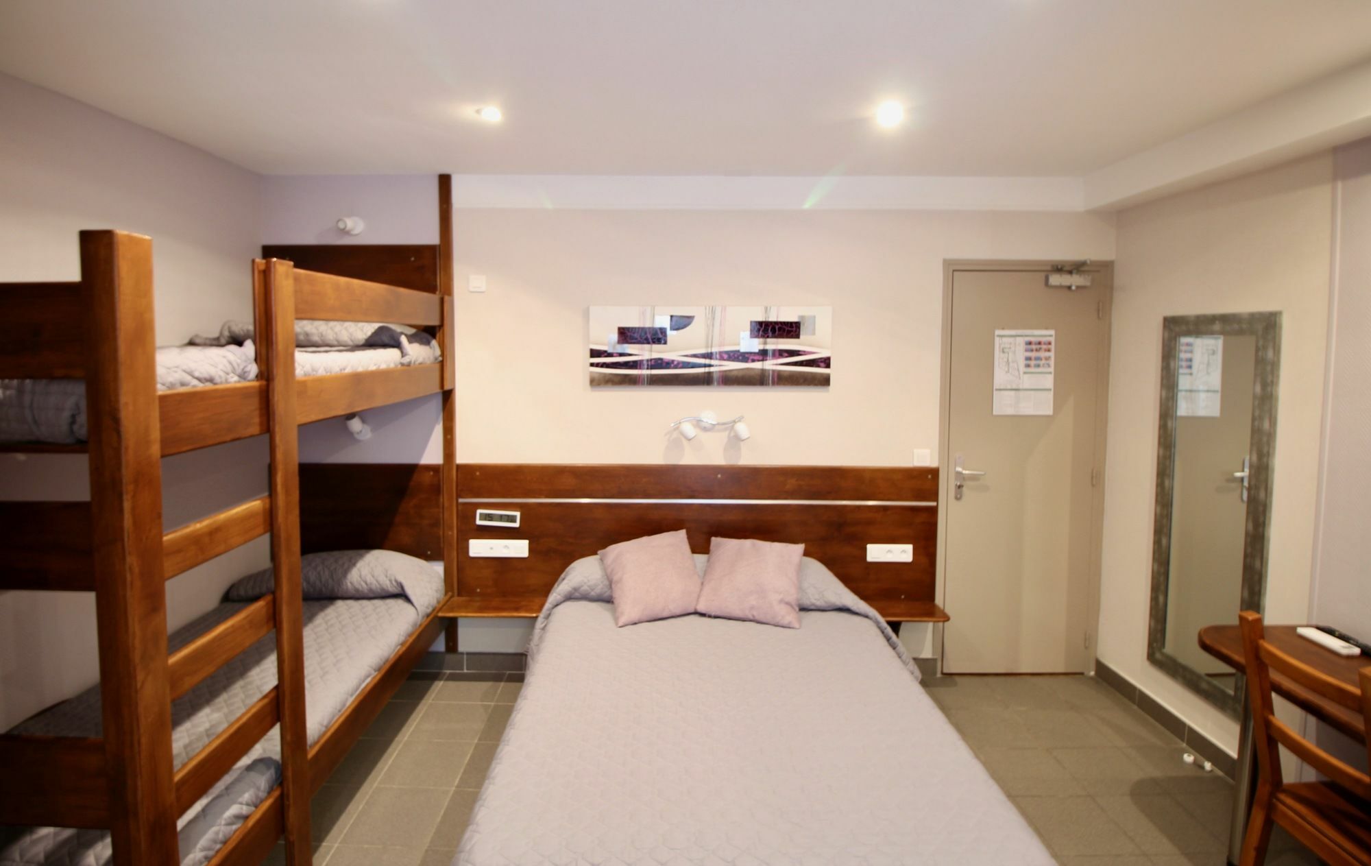 פריז Hotel Des Pyrenees מראה חיצוני תמונה