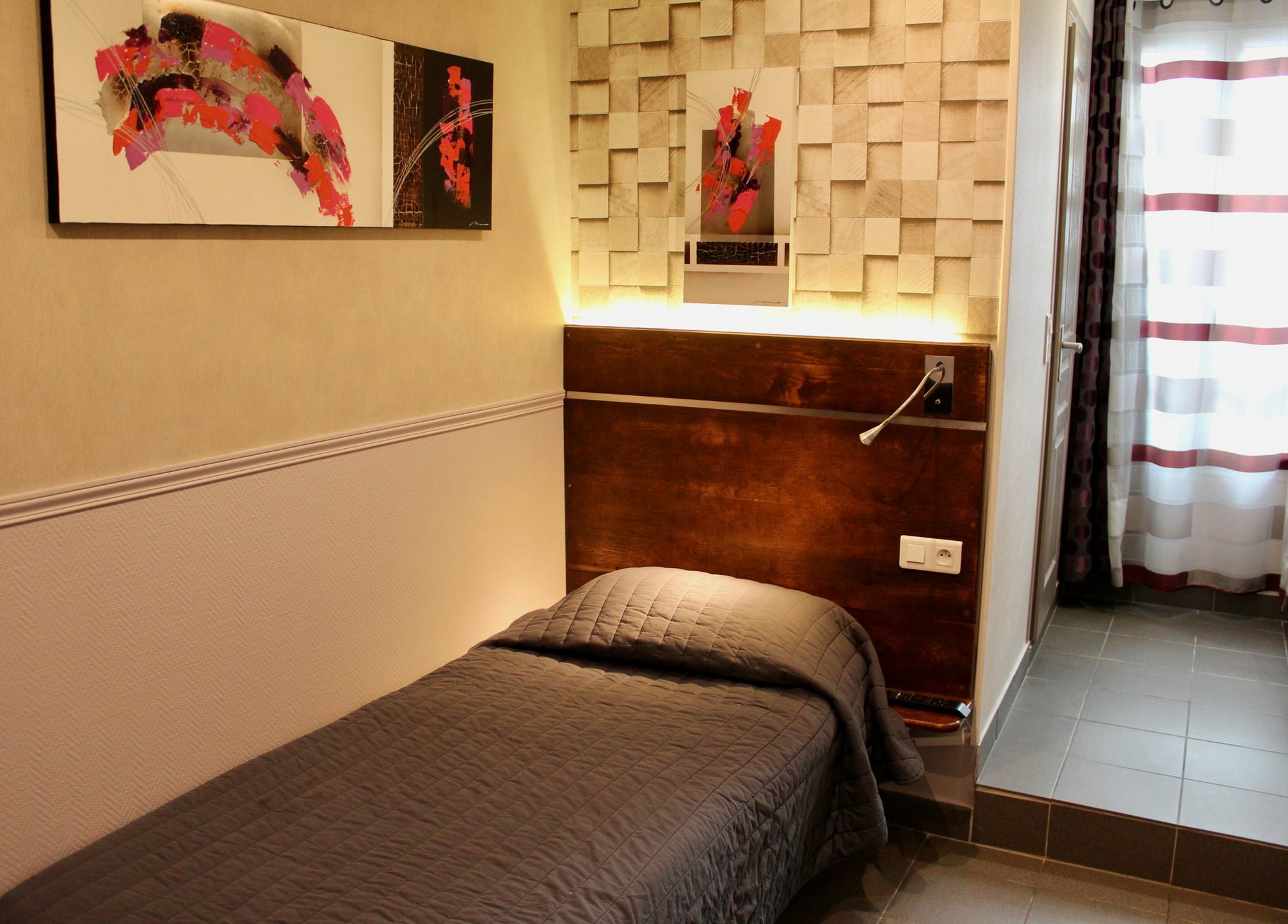 פריז Hotel Des Pyrenees מראה חיצוני תמונה