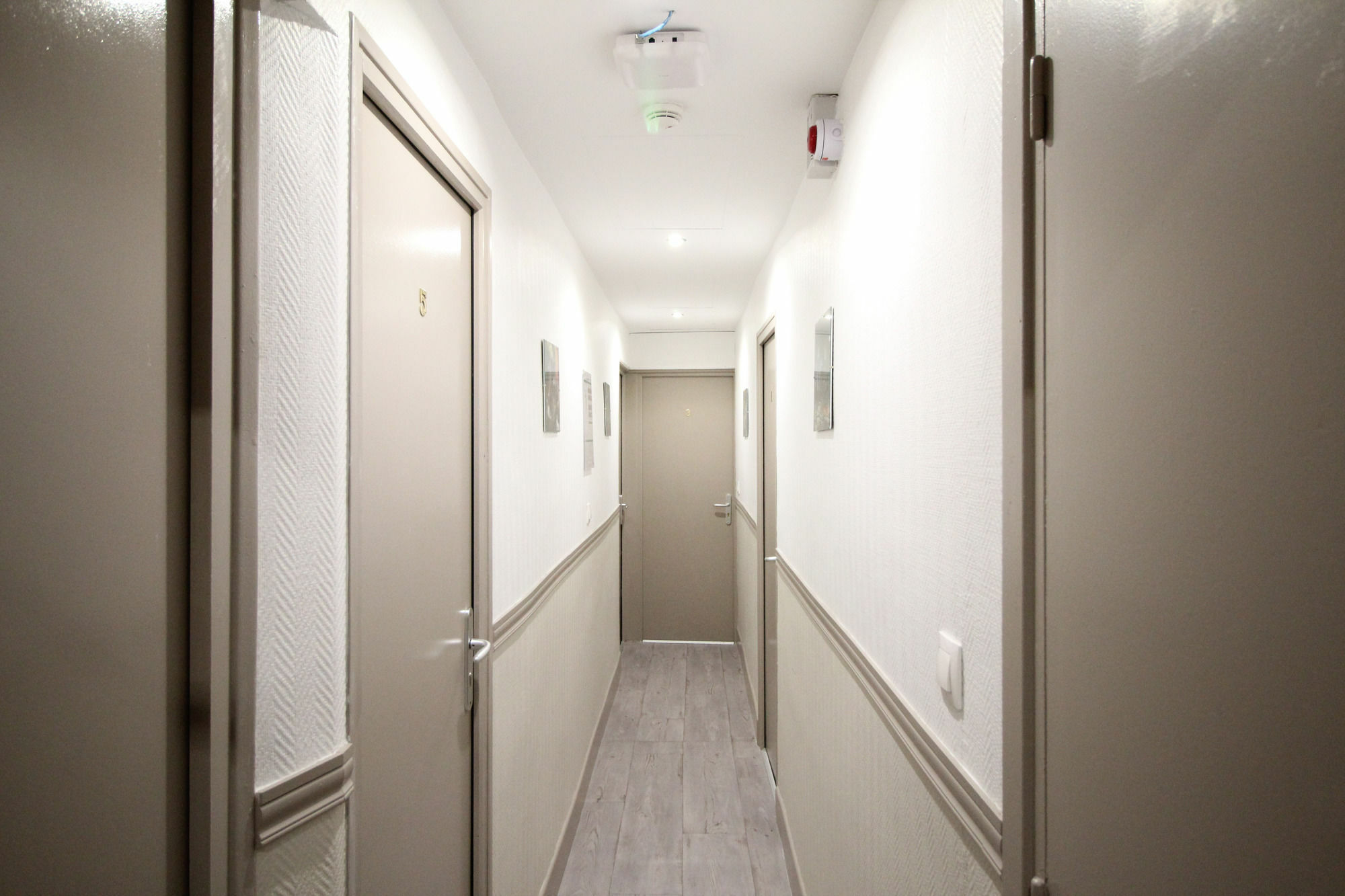 פריז Hotel Des Pyrenees מראה חיצוני תמונה