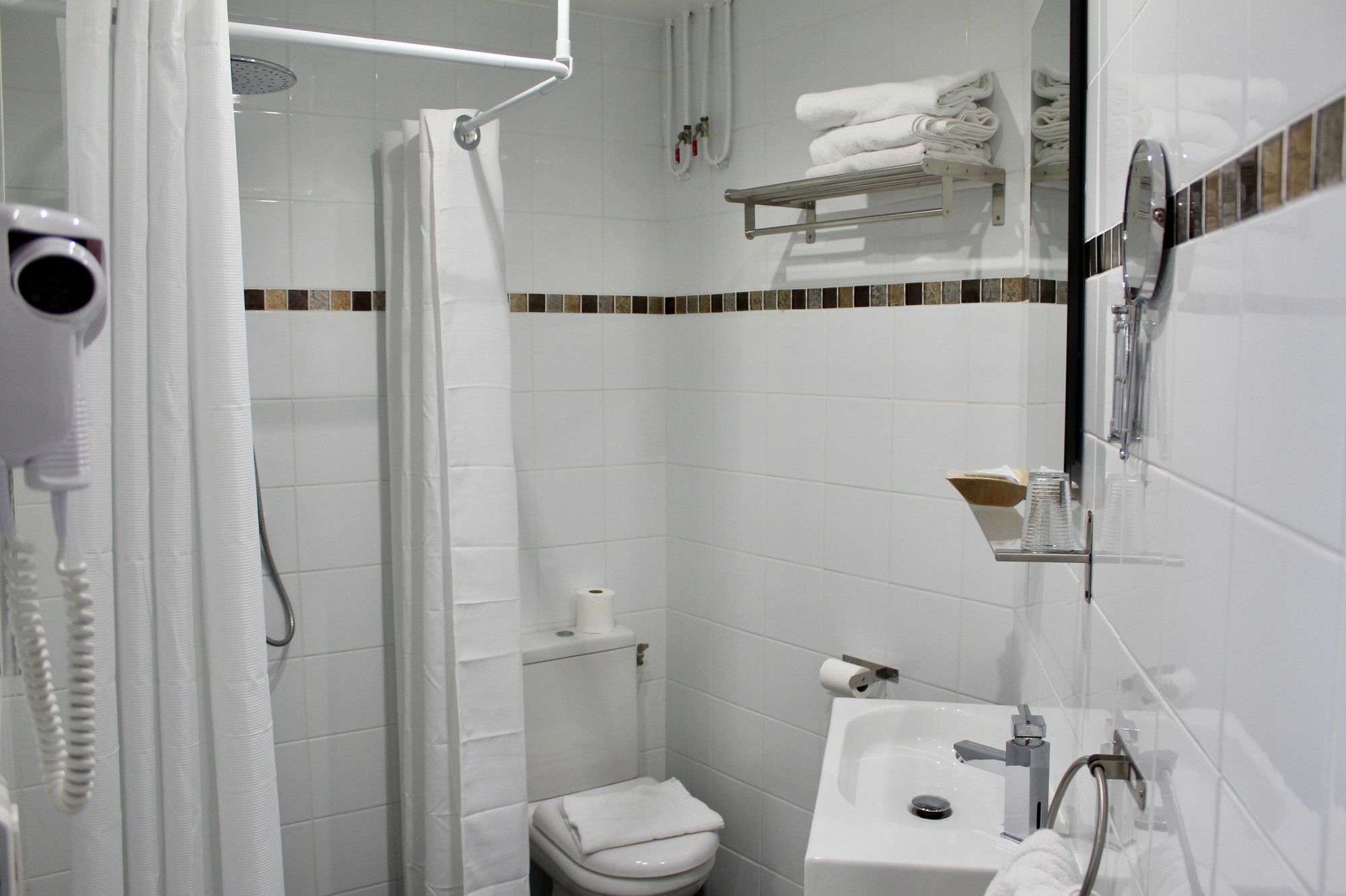 פריז Hotel Des Pyrenees מראה חיצוני תמונה