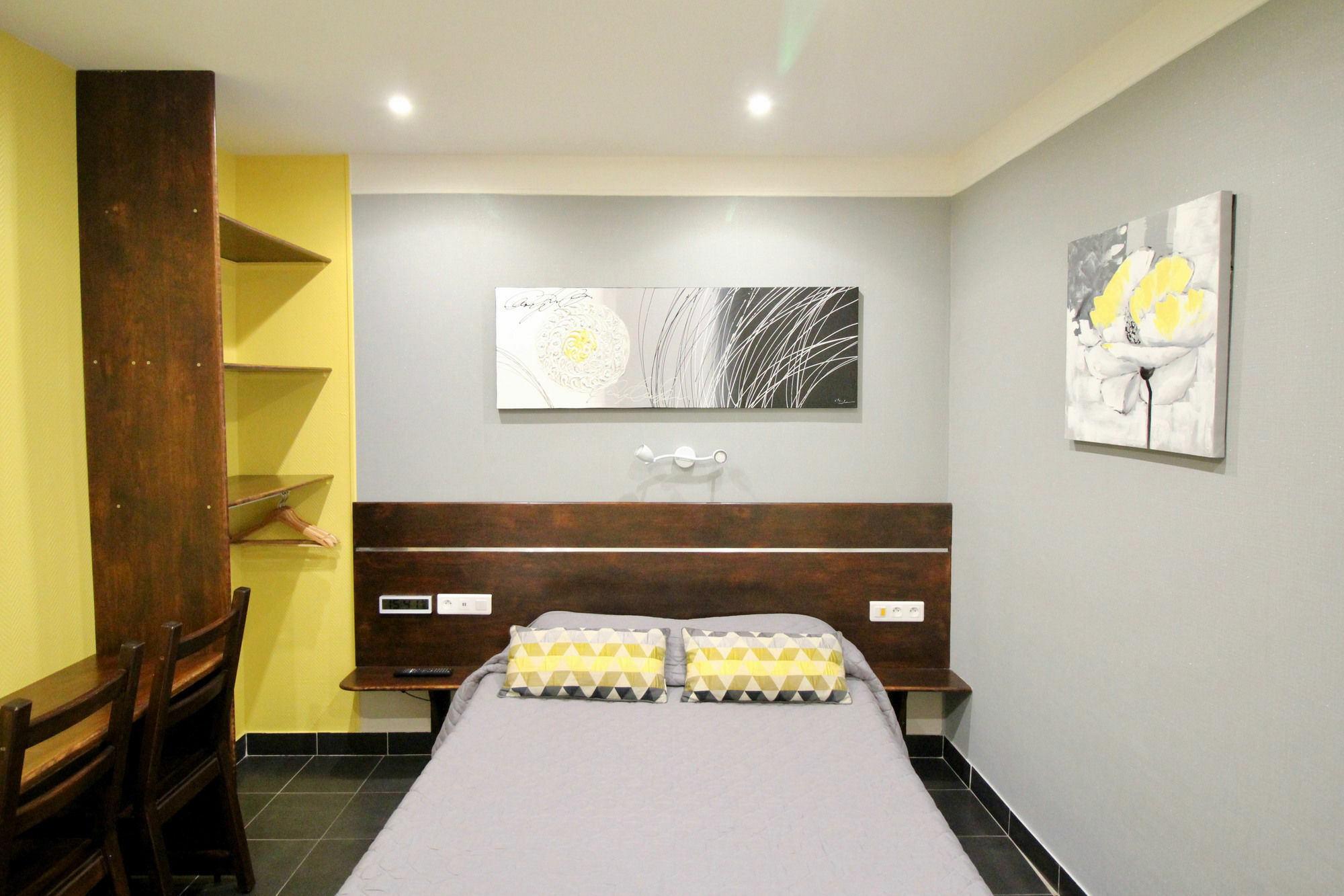 פריז Hotel Des Pyrenees מראה חיצוני תמונה