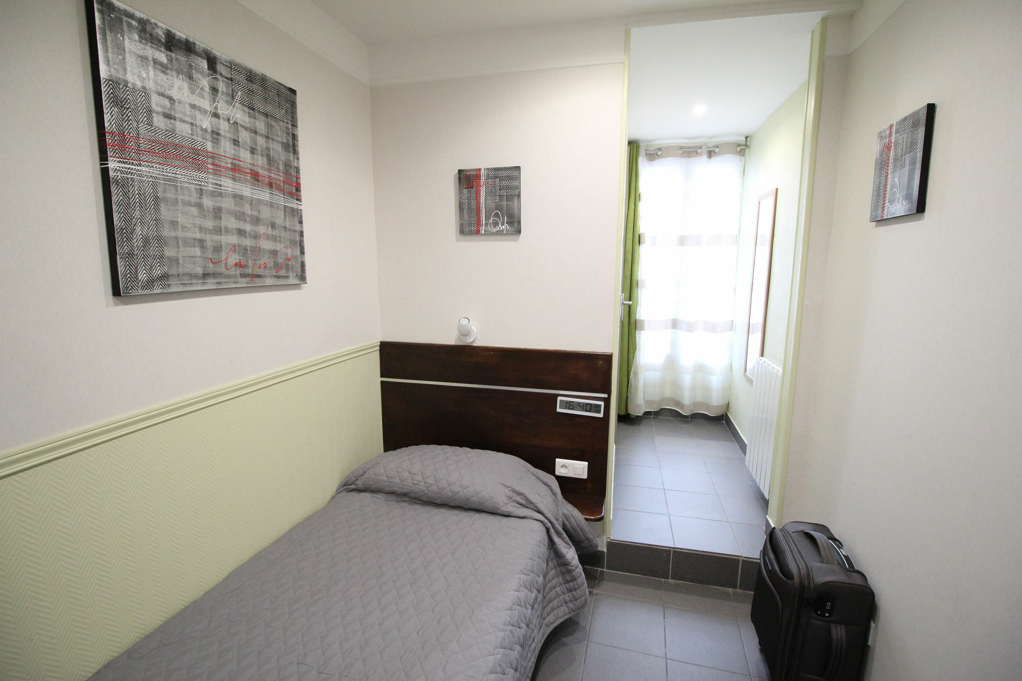פריז Hotel Des Pyrenees מראה חיצוני תמונה