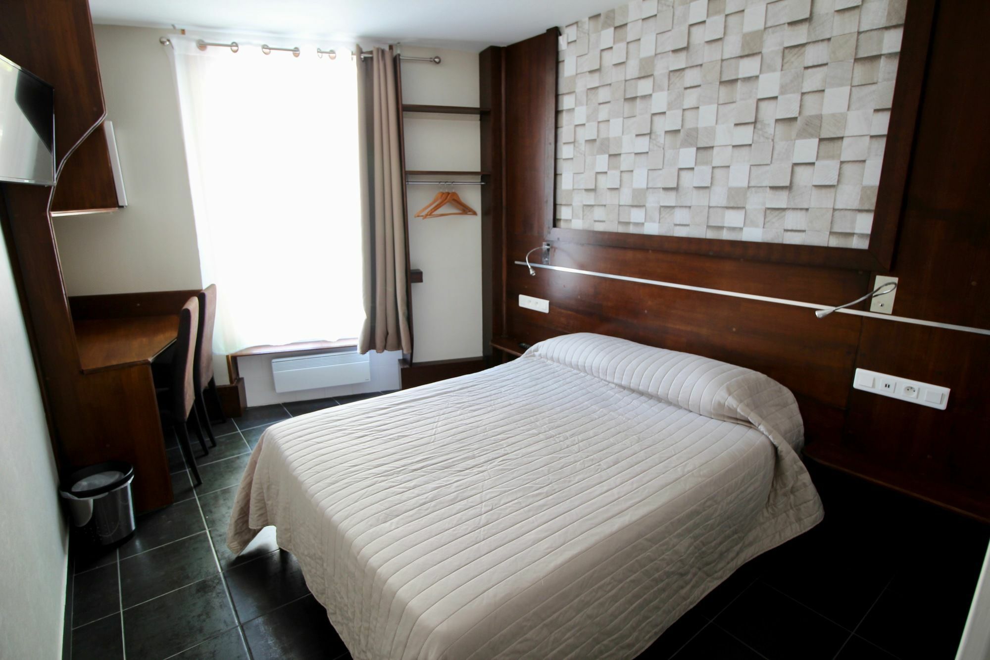 פריז Hotel Des Pyrenees מראה חיצוני תמונה