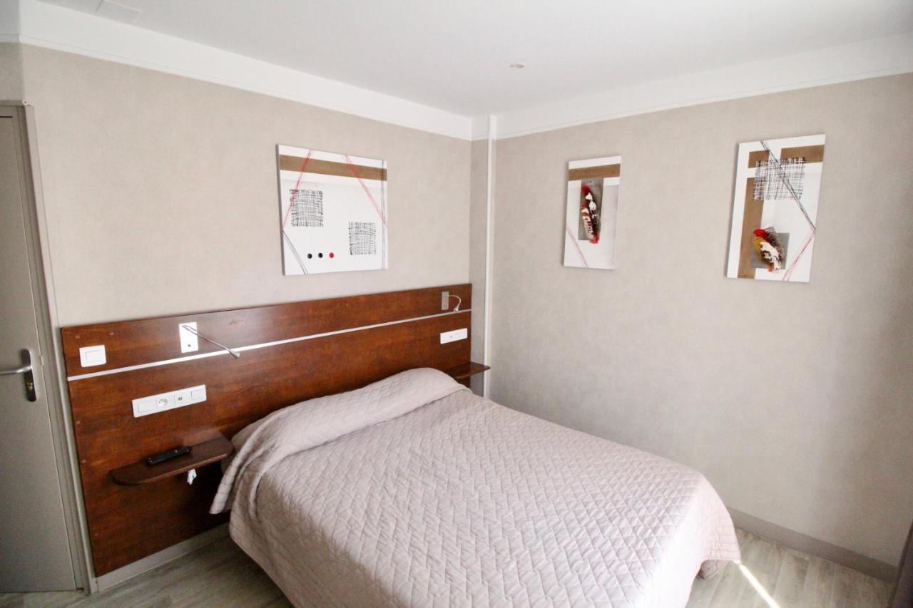 פריז Hotel Des Pyrenees מראה חיצוני תמונה